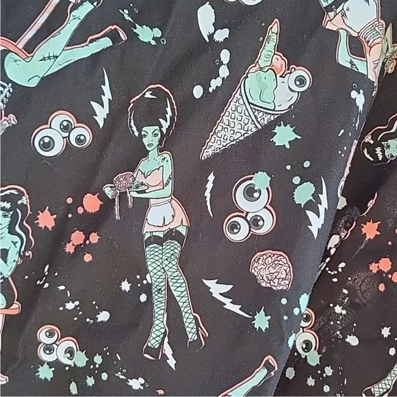 NWOT Hell Bunny Zombie Circle Skirt Size 3X - Picture 2 of 5